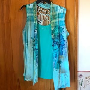 2 for 1: Tank top with unique coverup shrug.